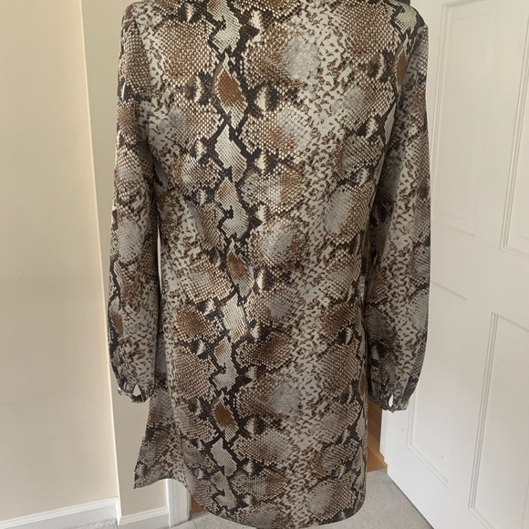 Silky satin python print dress - Picture 4 of 4